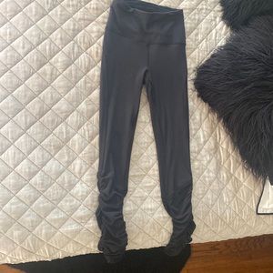 Black lululemon leggings